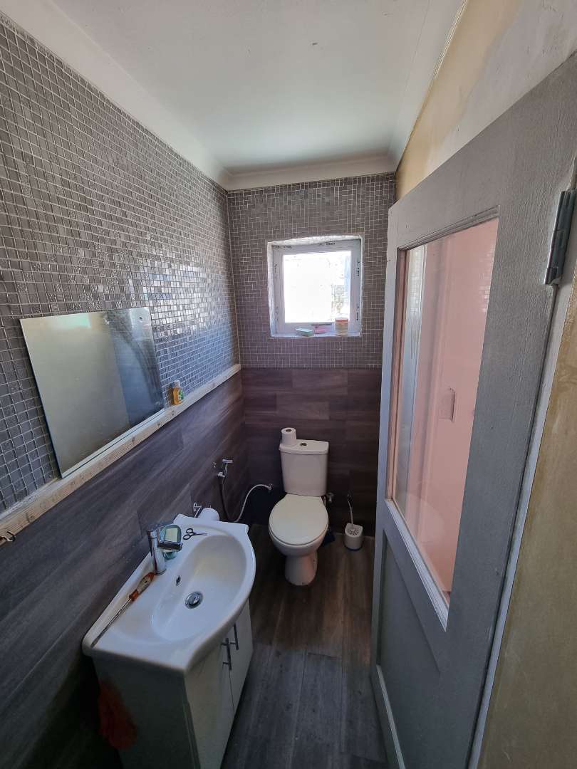 4 Bedroom Property for Sale in Zonnebloem Western Cape